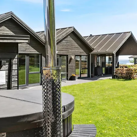 펜션 4 Bedroom Beautiful In 하데르슬레우