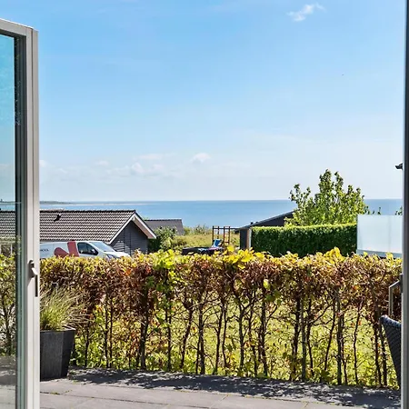 펜션 4 Bedroom Beautiful In 하데르슬레우