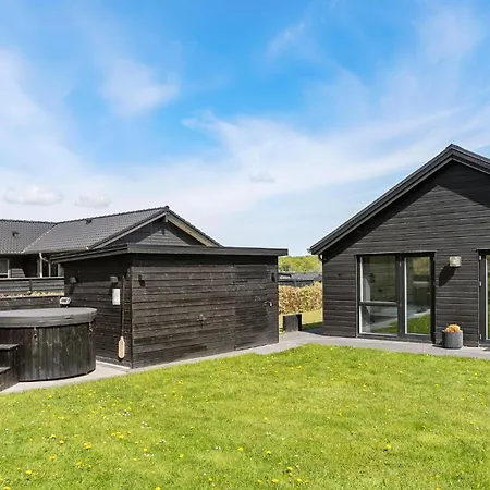 4 Bedroom Beautiful In 하데르슬레우