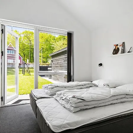 펜션 4 Bedroom Beautiful In 하데르슬레우