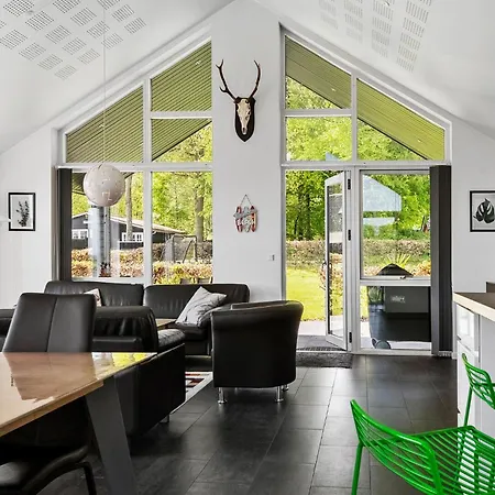 4 Bedroom Beautiful In * 하데르슬레우