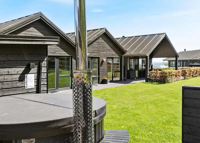 Dom wakacyjny 4 Bedroom Beautiful In Haderslev